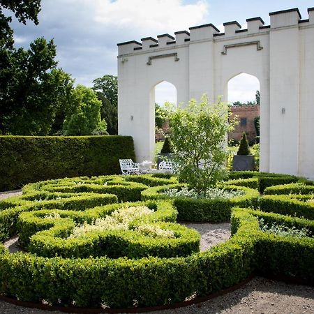 The North Wing - Combermere Abbey Whitchurch  Bagian luar foto